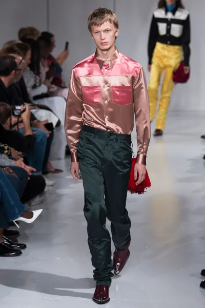 Look 3